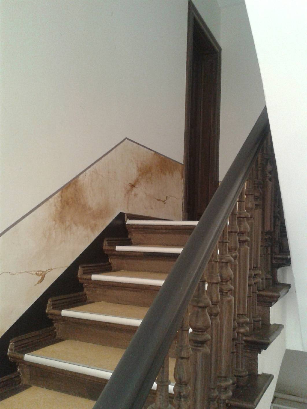 Deckenmalerei, Marmorimitation, Marmorierung, Kalkspachtel, Spachteltechnik, Schablonentechnik, Jugendstil  Treppenhaus, Treppenhaus Berlin, Gründerzeit Treppenhaus Berlin, Malerarbeiten Berlin, Maler Berlin, Restaurierung Berlin, Schablonen, Lasur, Lasuren, Kreuzberg, Prenzlauer Berg, Charlottenburg